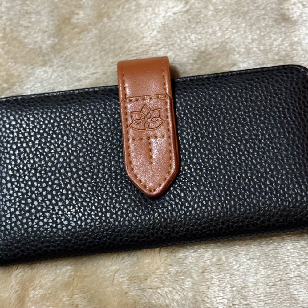 😍 3 for $20 EUC black pebble leather wallet